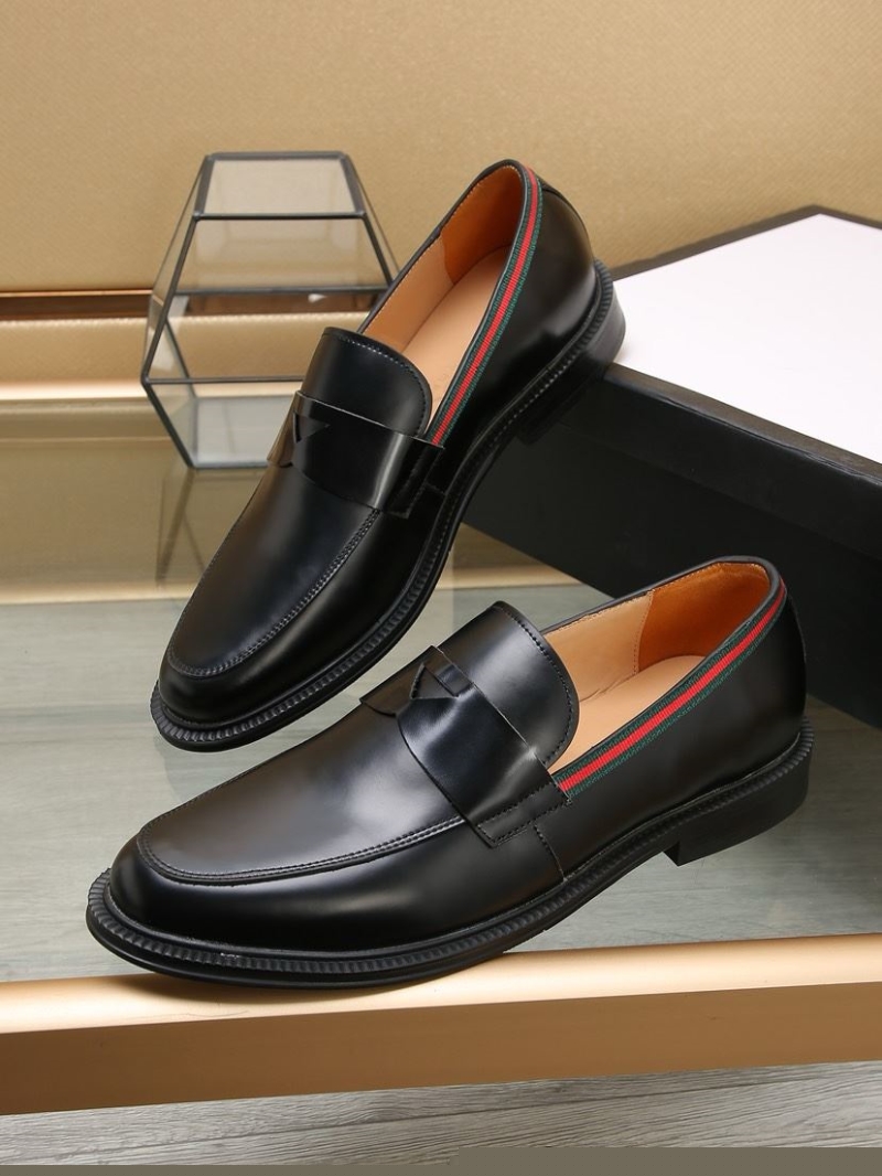 G*u*i leather shoes